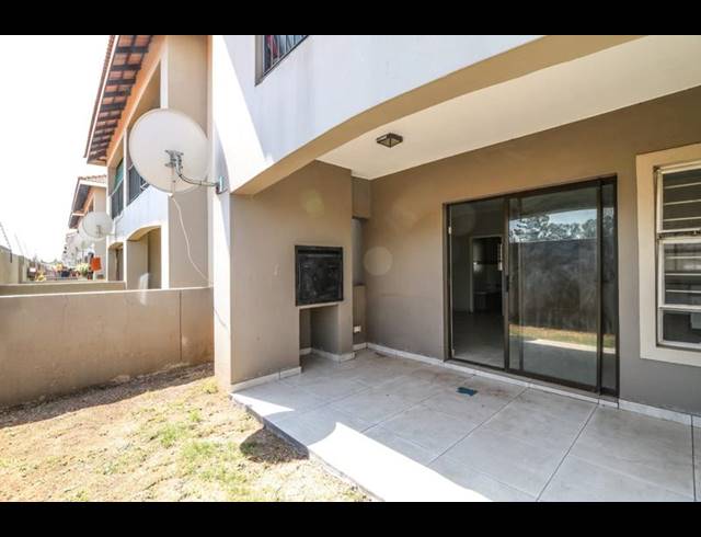 1 BEDROOM TOWNHOUSE FOR SALE IN BRENTHURST